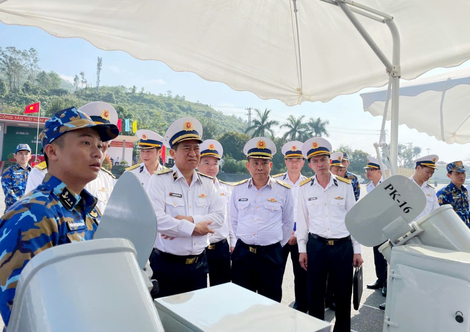 Lữ đoàn 172: Xây dựng tàu "chính quy, mẫu mực" đi vào chiều sâu, vững chắc