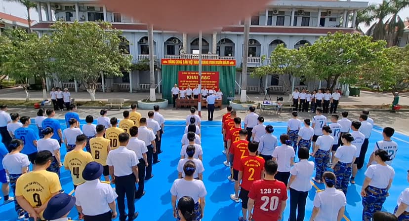 Công ty 128 sôi nổi tổ chức giải thể thao