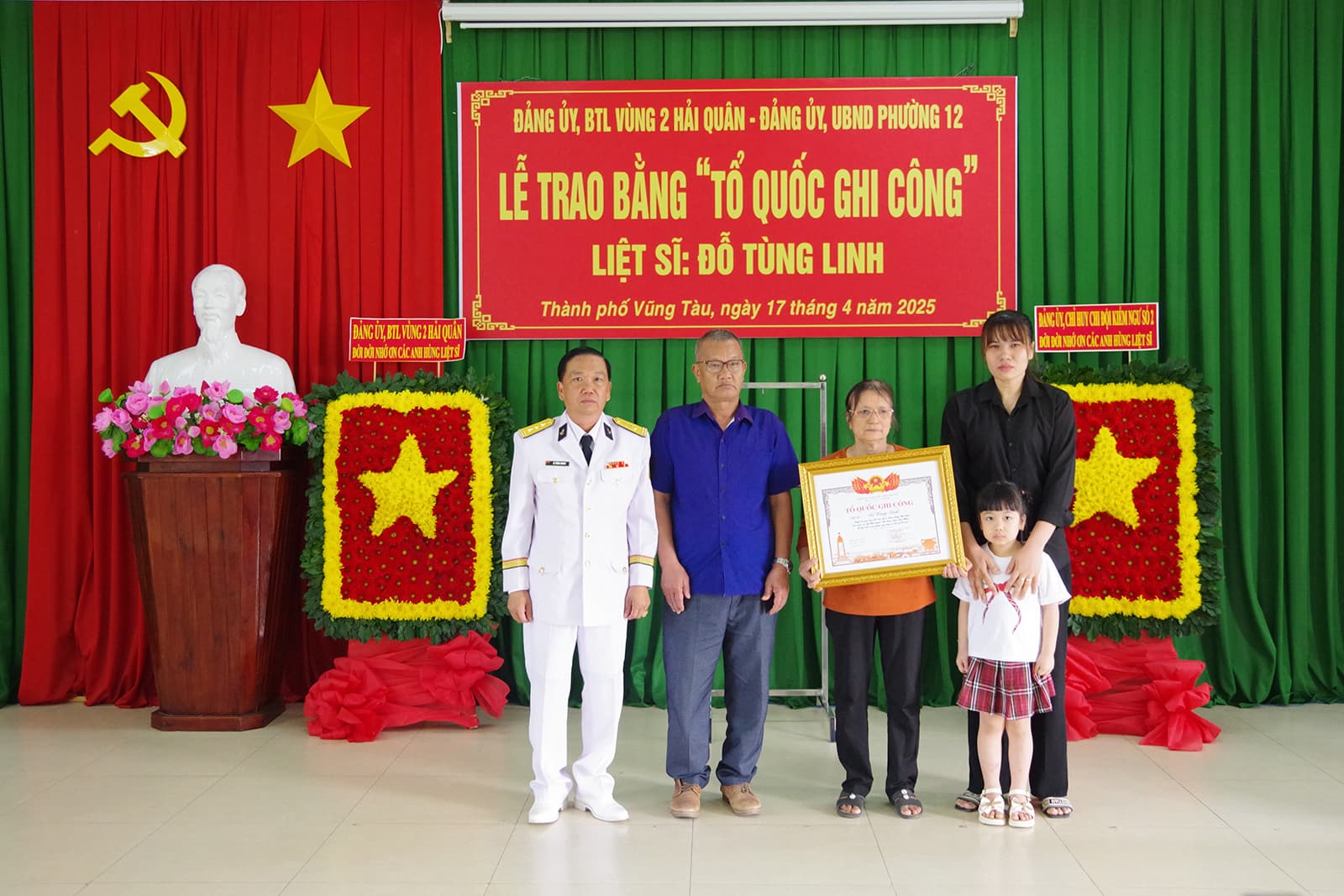 Trao bằng “Tổ quốc ghi công” cho thân nhân liệt sĩ