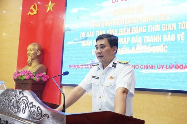 Lữ đoàn 169 thông tin về tình hình biển đảo, thu hút nguồn nhân lực tại tỉnh Nghệ An