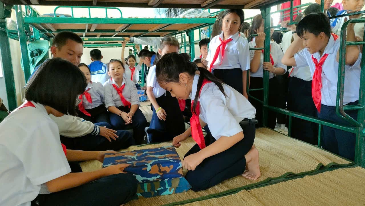 Lữ đoàn 101 phối hợp tổ chức chương trình “Một ngày làm chiến sĩ”