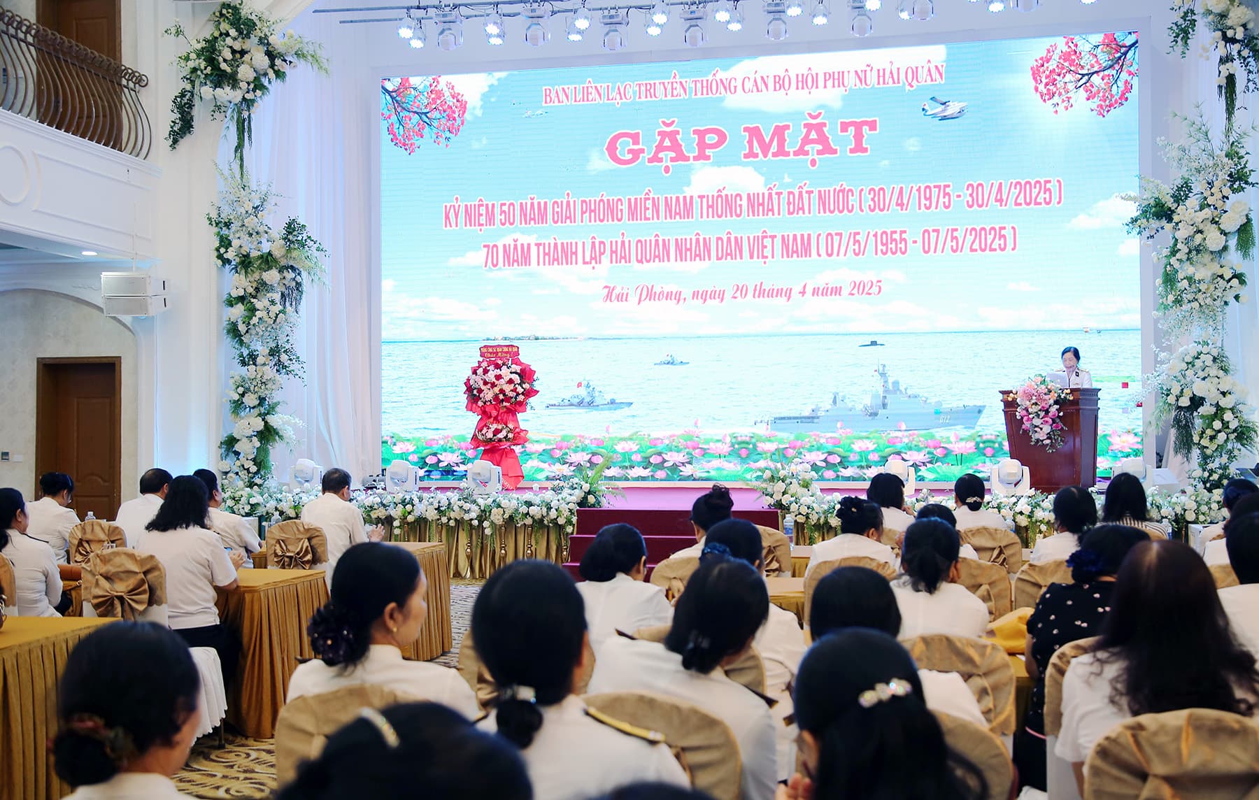 Ban liên lạc truyền thống cán bộ hội phụ nữ Hải quân tổ chức gặp mặt