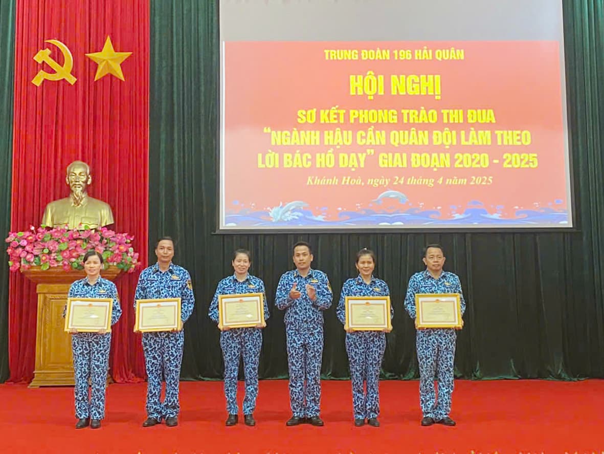 Trung đoàn 196 khen thưởng 7 tập thể, cá nhân thực hiện tốt công tác hậu cần