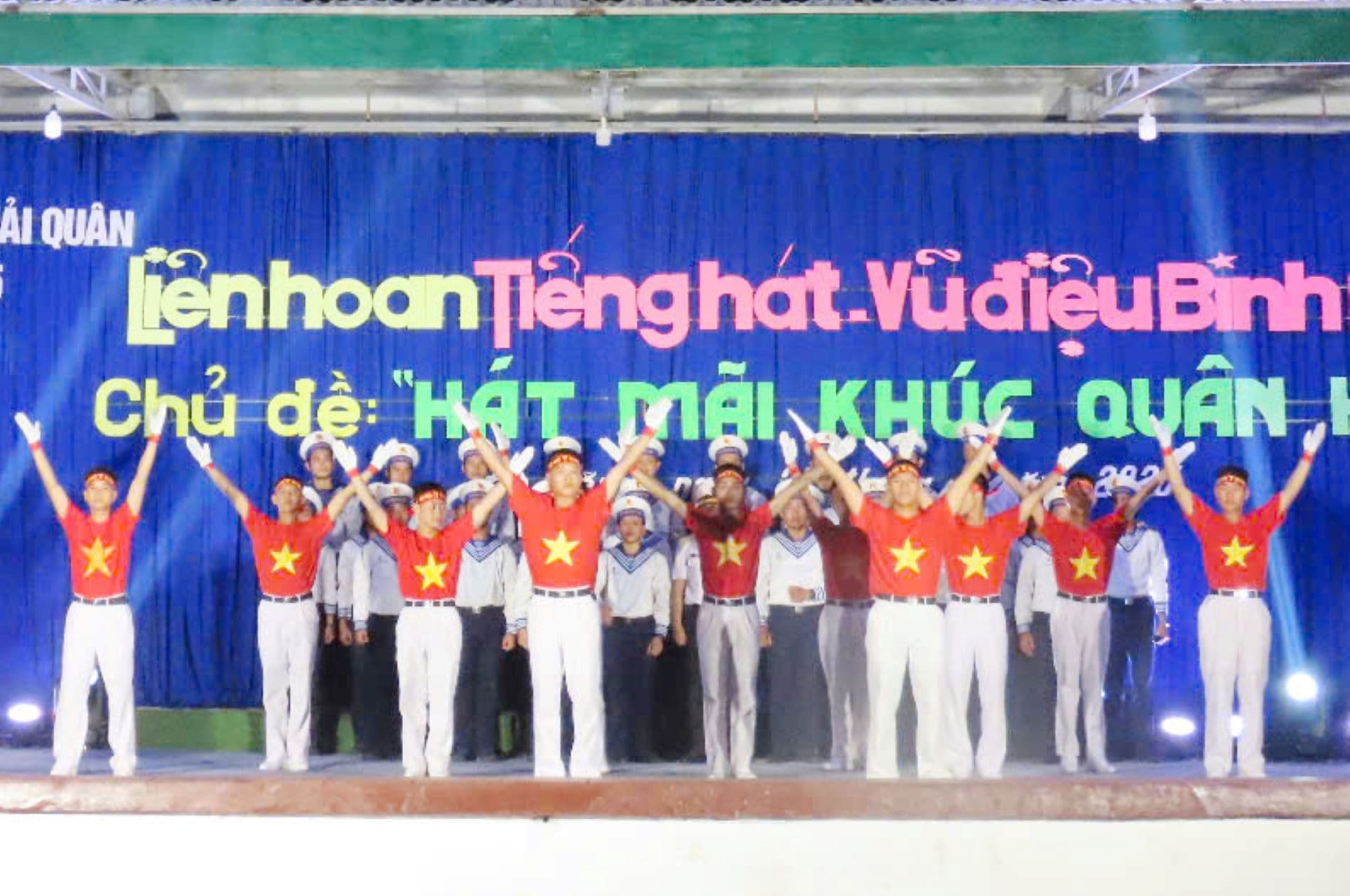 Liên hoan tiếng hát binh nhì tại Tiểu đoàn 355