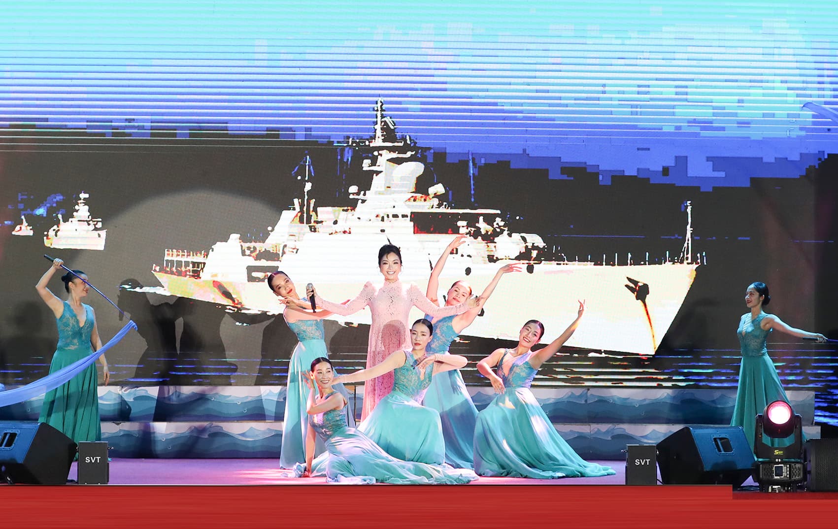 Giao lưu “Tự hào 70 năm Hải quân nhân dân Việt Nam anh hùng”