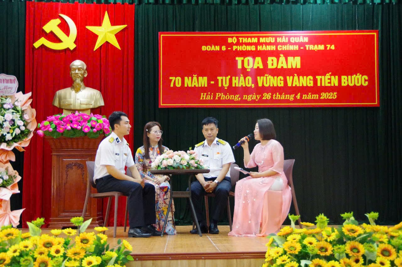 Toạ đàm “70 năm - Tự hào, vững vàng tiến bước”