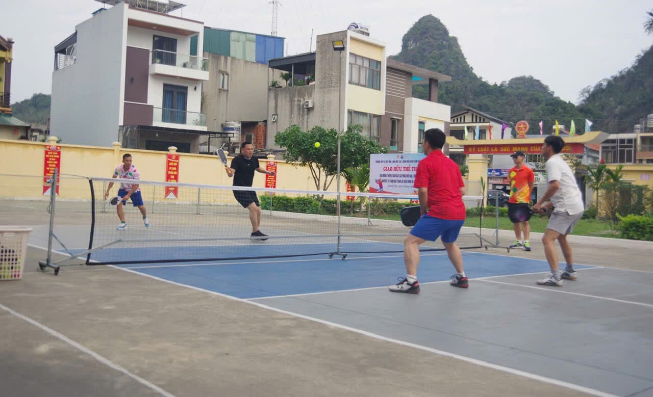 Nhà máy X48 tổ chức giải thể thao