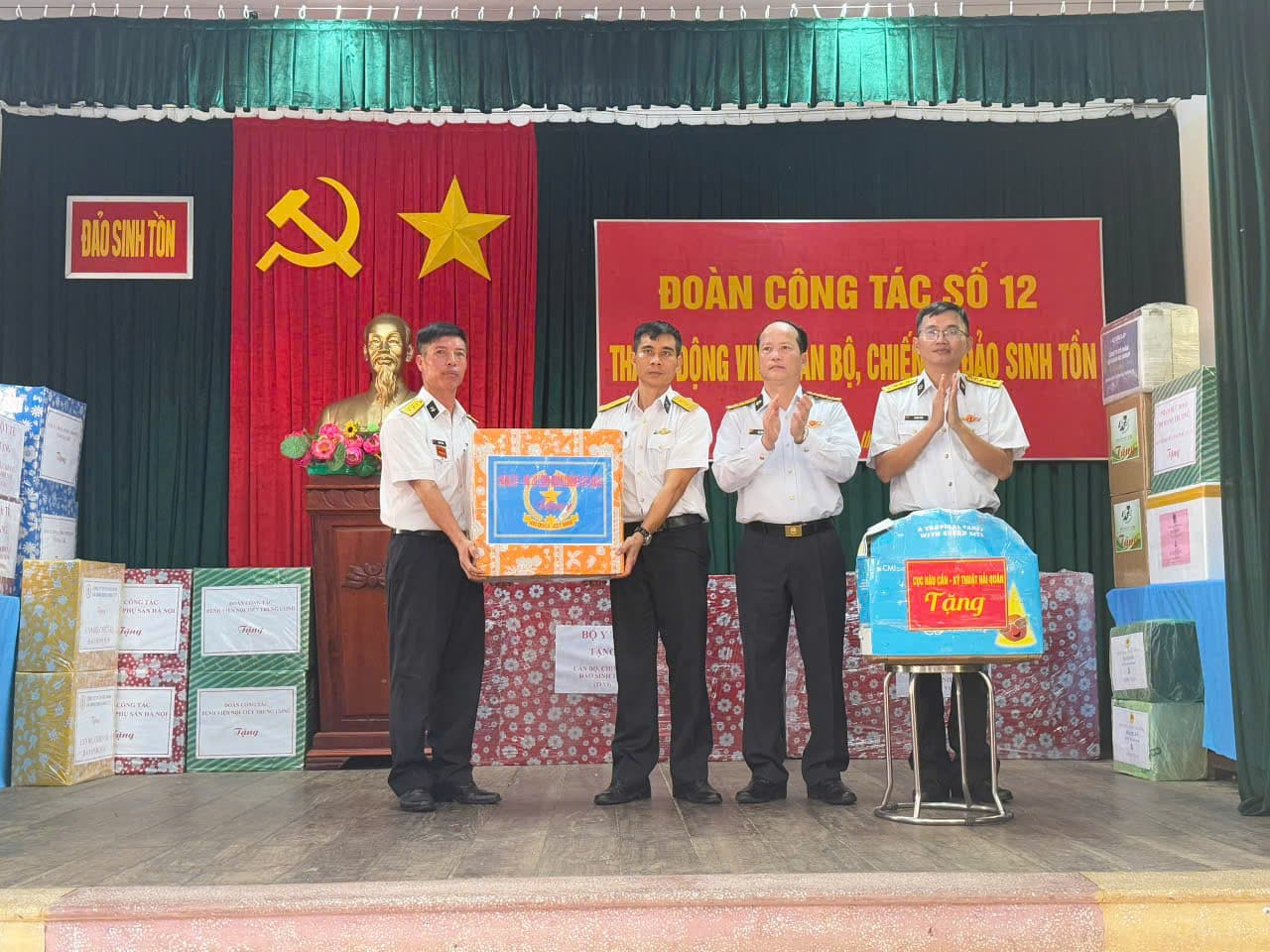 Đoàn công tác số 12 hoàn thành tốt chuyến thăm Trường Sa và Nhà giàn DK1