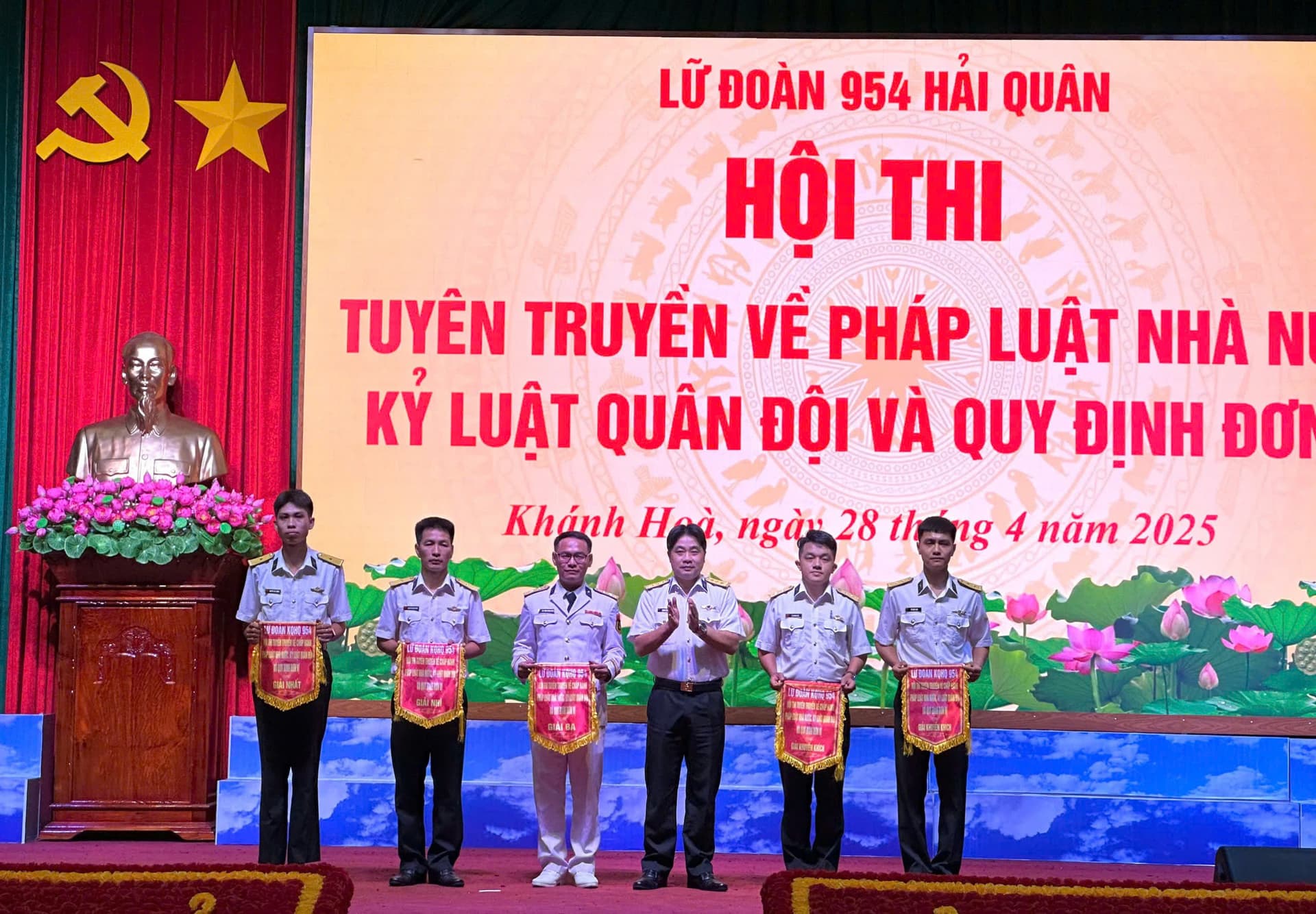 Tuổi trẻ Lữ đoàn 954 thi tuyên truyền pháp luật