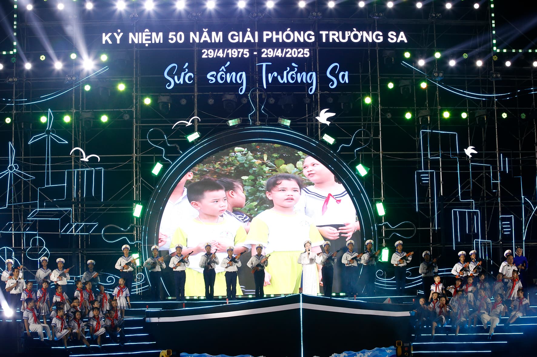 Chương trình chính luận nghệ thuật “Sức sống Trường Sa”