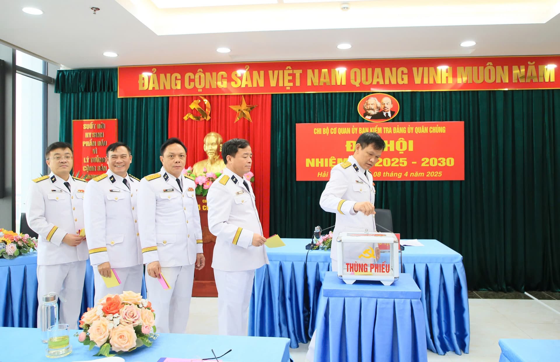 Đại hội Chi bộ cơ quan Ủy ban kiểm tra Đảng ủy Quân chủng