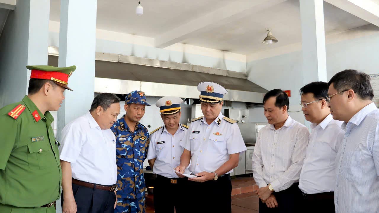 Tham quan thực hành tiếp nhận lực lượng dự bị động viên tại Lữ đoàn 170