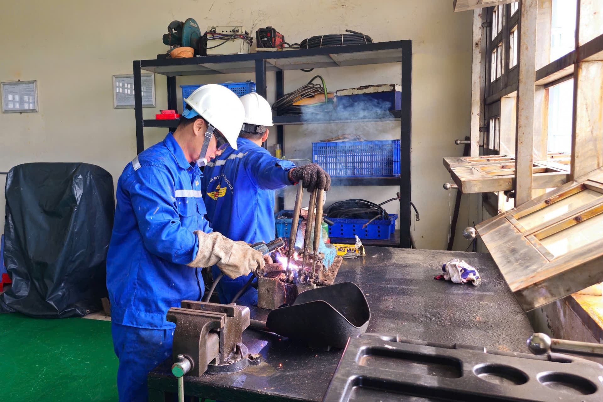 Trung tâm Dịch vụ Hậu cần - Kỹ thuật đảo Trường Sa: Khắc phục sự cố cho tàu cá tỉnh Ninh Thuận