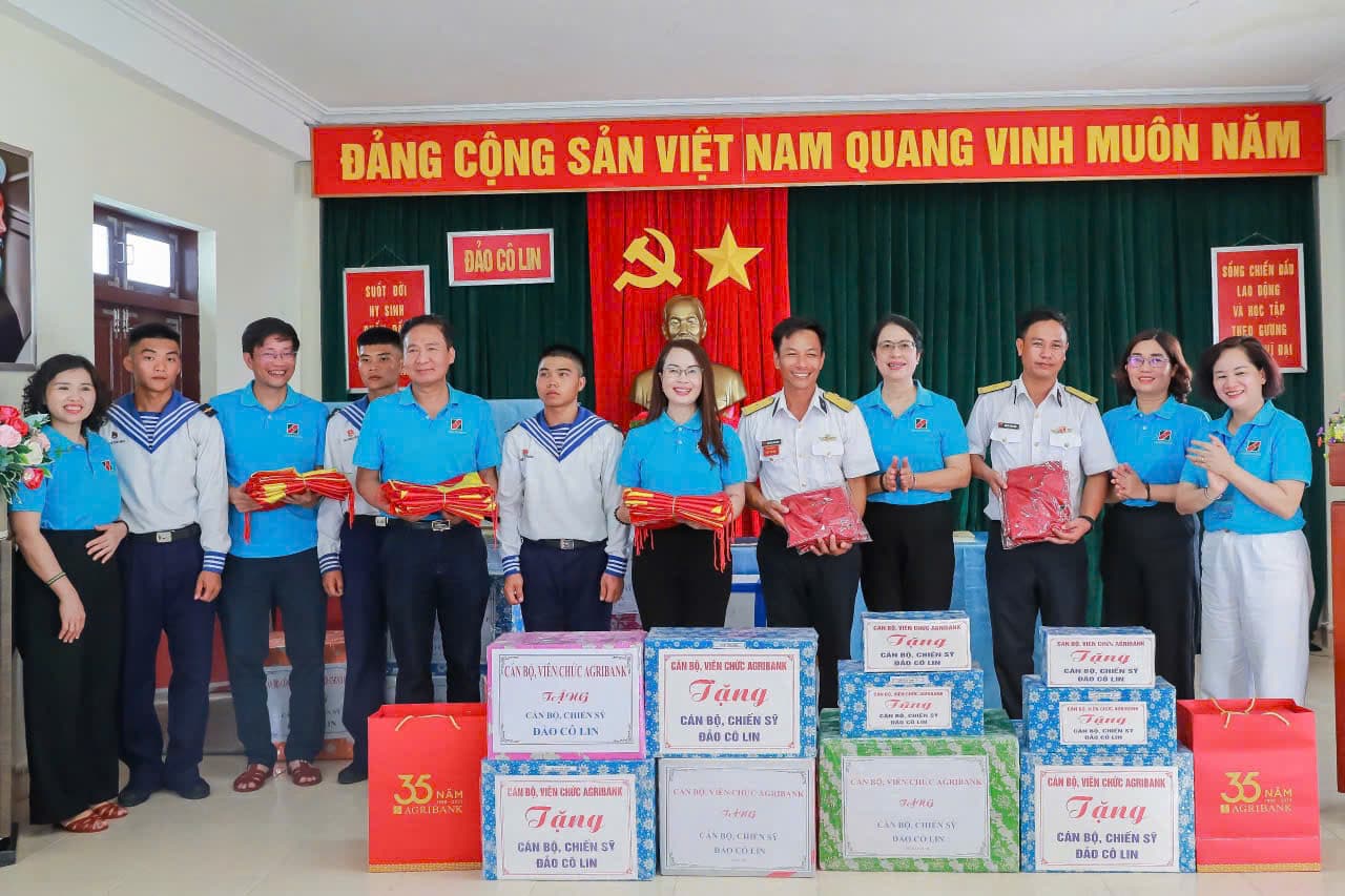 Agribank nối dài nghĩa tình đất liền với biển đảo