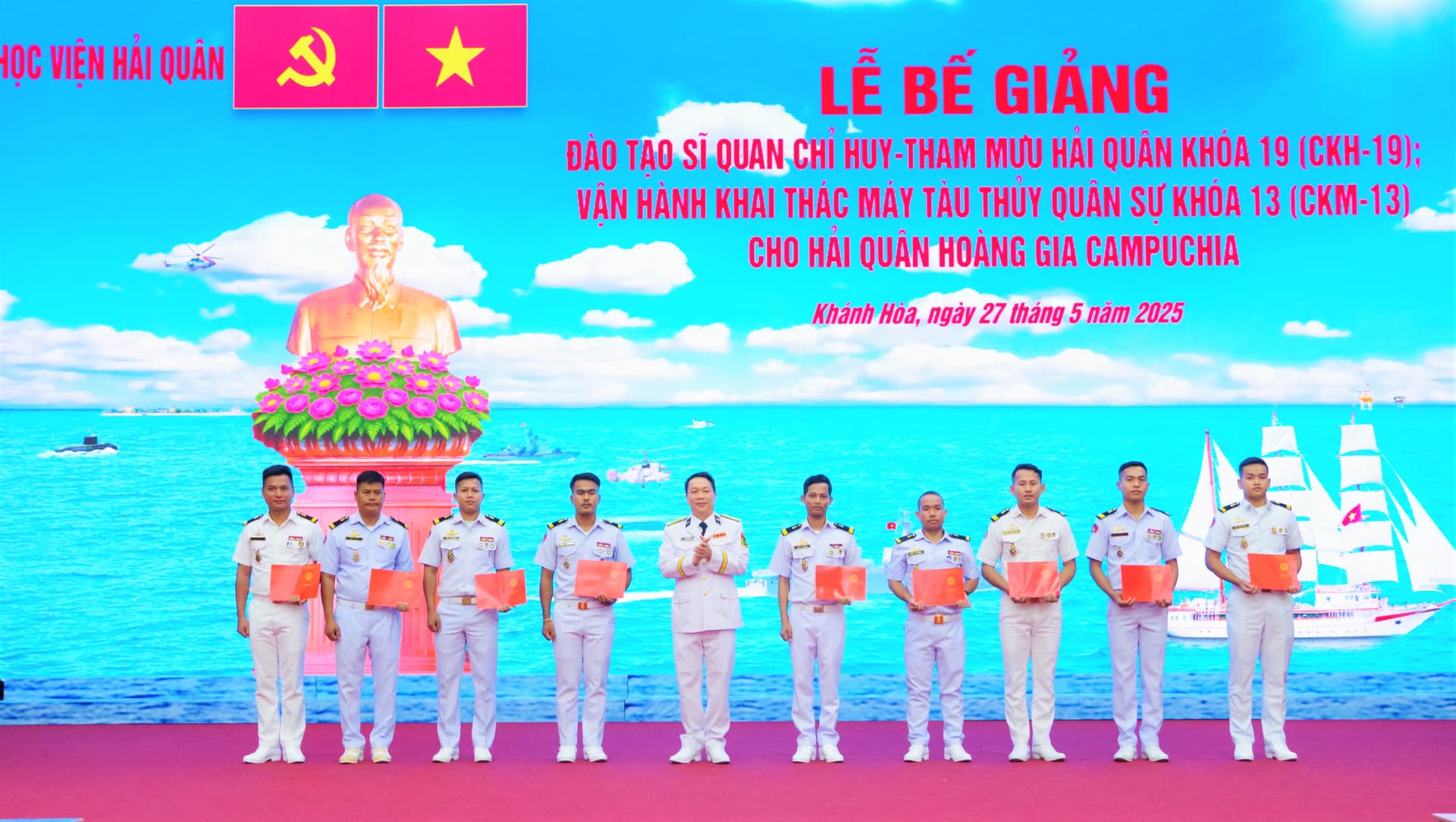 Học viện Hải quân bế giảng khóa đào tạo sĩ quan Hải quân Hoàng gia Campuchia