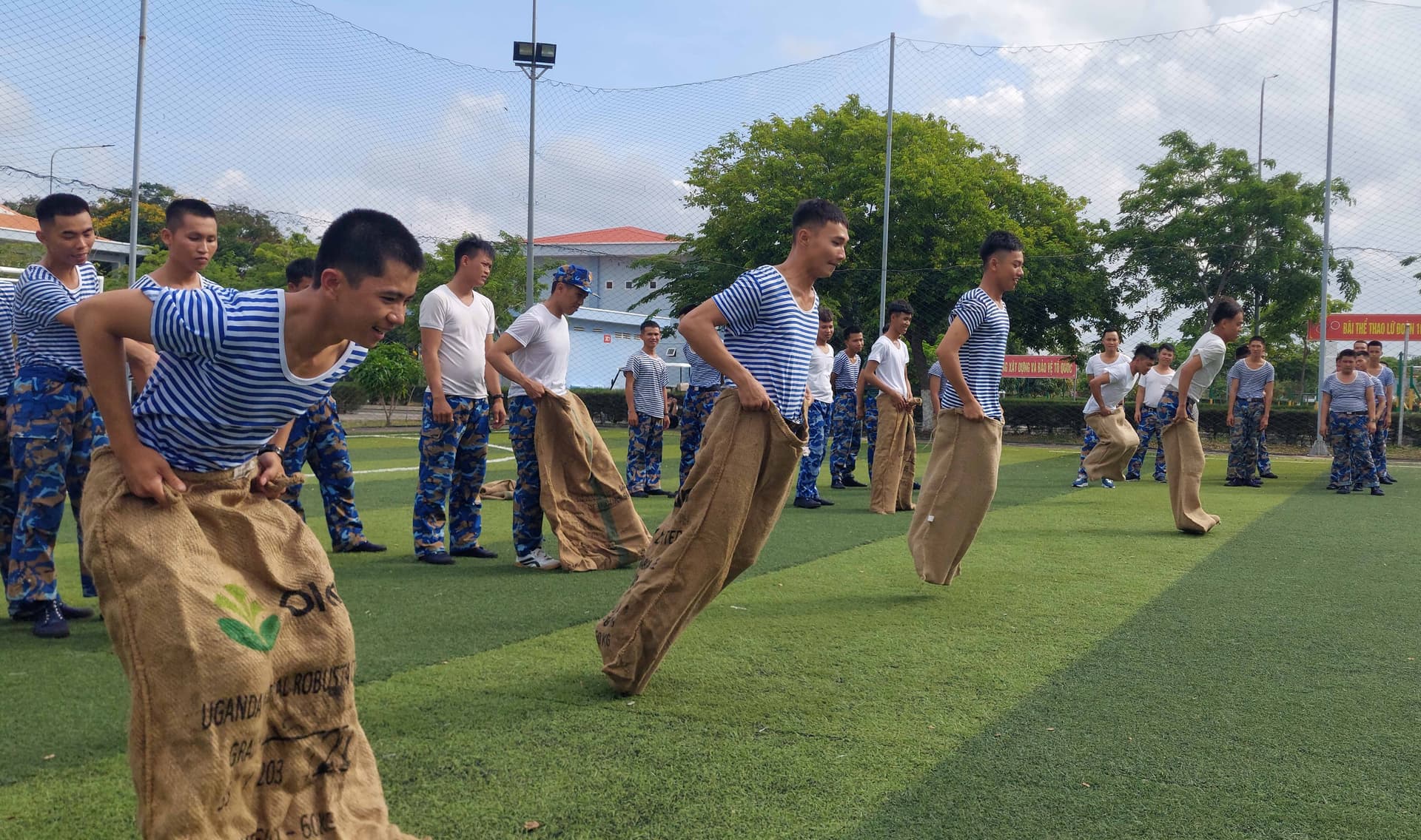 Vùng 2 Hải quân: Nhiều hoạt động sôi nổi dịp nghỉ lễ 30/4 và 1/5