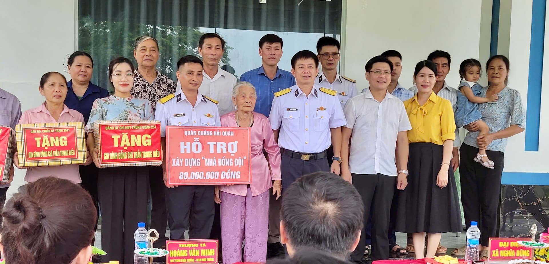 Trung đoàn 251 bàn giao nhà đồng đội tại Nghệ An