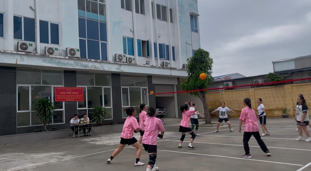 Trung tâm Quan trắc - Phân tích Môi trường biển tổ chức giải thể thao