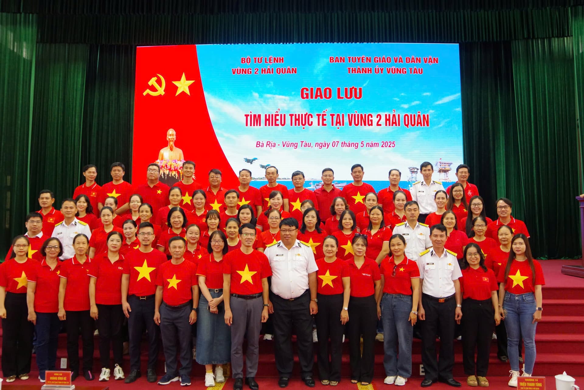 Giao lưu, tìm hiểu thực tế tại Vùng 2 Hải quân