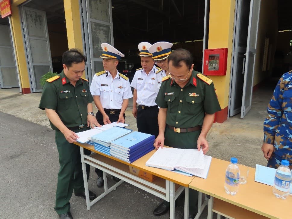 Tổng cục Hậu cần - Kỹ thuật kiểm tra công tác kỹ thuật tại Lữ đoàn 679