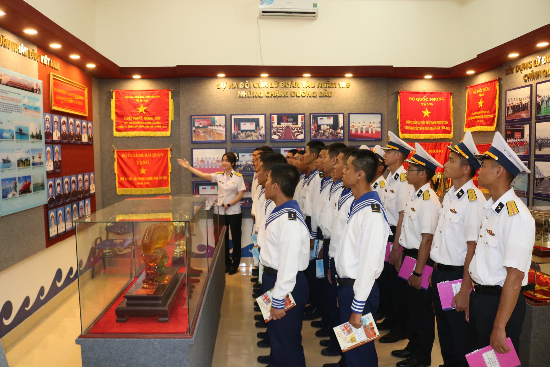 Lữ đoàn 189: Giáo dục truyền thống cho quân nhân mới về đơn vị