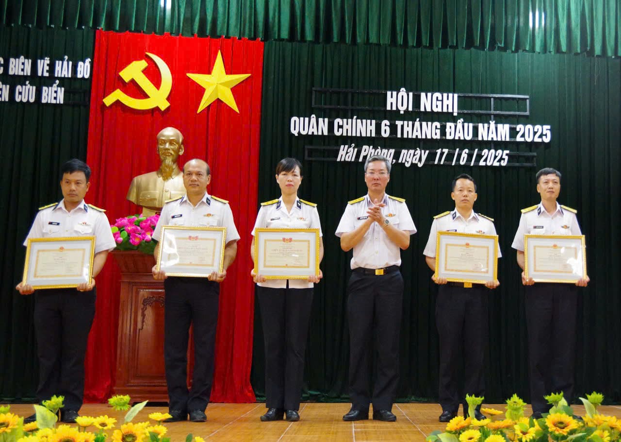 Đoàn Đo đạc biên vẽ hải đồ và nghiên cứu biển: Hội nghị quân chính 6 tháng đầu năm 2025