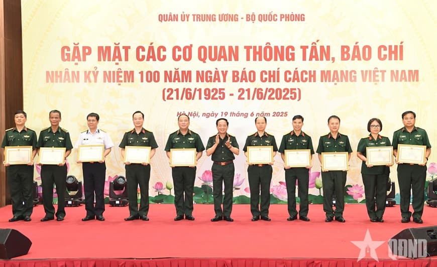 Báo Hải quân Việt Nam được Bộ Quốc phòng tặng Bằng khen giai đoạn 2020-2025