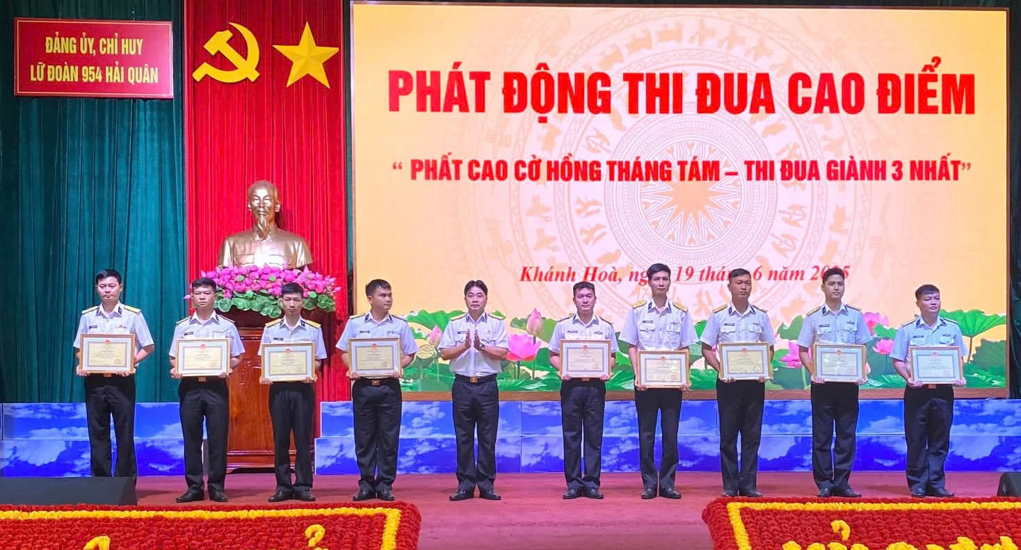 Lữ đoàn 954: Các nội dung bay nhiệm vụ, bay huấn luyện, bảo đảm kỹ thuật hàng không đạt và vượt chỉ tiêu đề ra