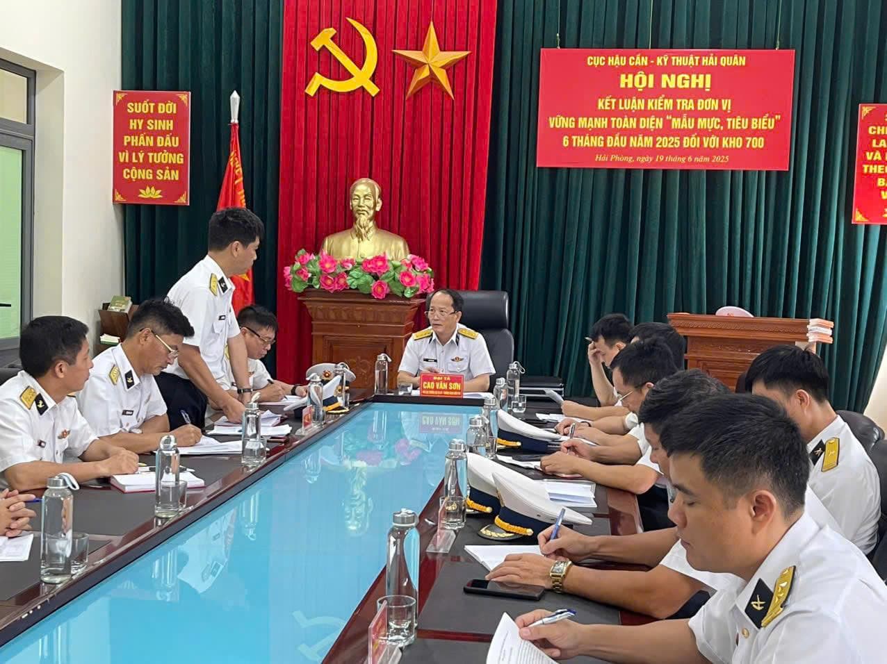 Cục Hậu cần-Kỹ thuật Hải quân kiểm tra đơn vị VMTD tại Kho 700