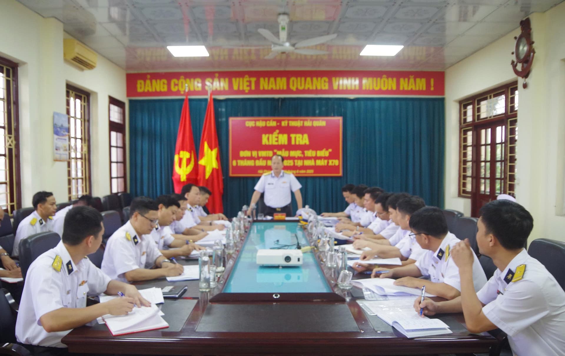 Nhà máy X70 thực hiện tốt công tác sửa chữa xe tô, xe chuyên dùng quân sự