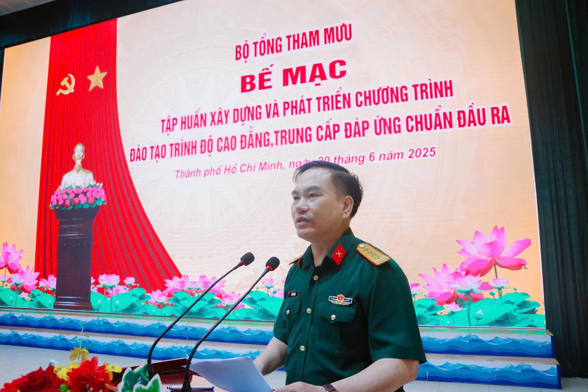 Bế mạc tập huấn xây dựng và phát triển chương trình đào tạo trình độ cao đẳng, trung cấp đáp ứng chuẩn đầu ra