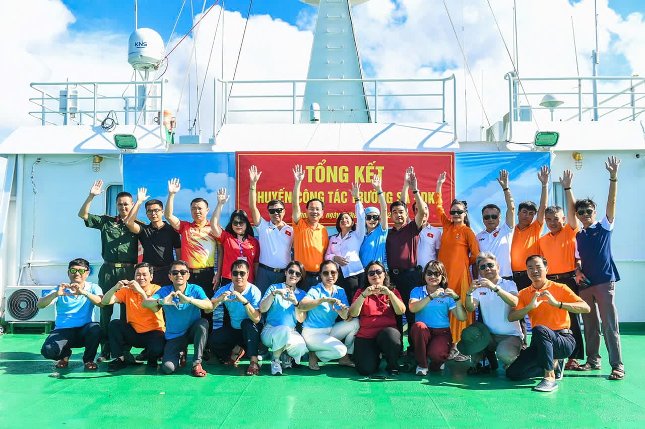 Truyền hình Việt Nam đồng hành với người lính biển