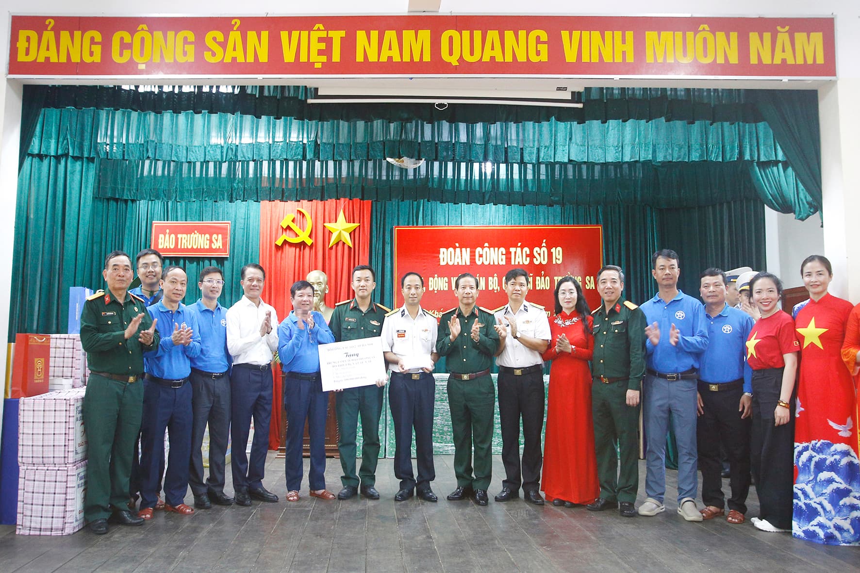 Nghĩa tình Thủ đô Hà Nội với Trường Sa