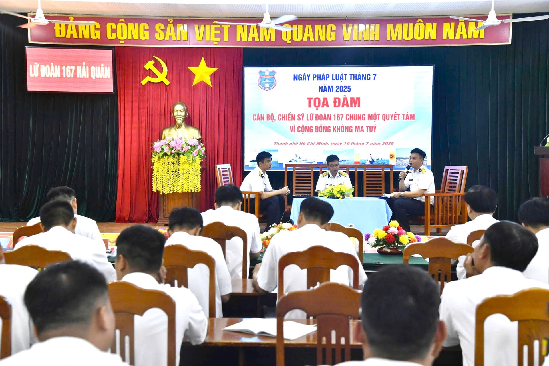 Lữ đoàn 167 tổ chức Ngày pháp luật tháng 7