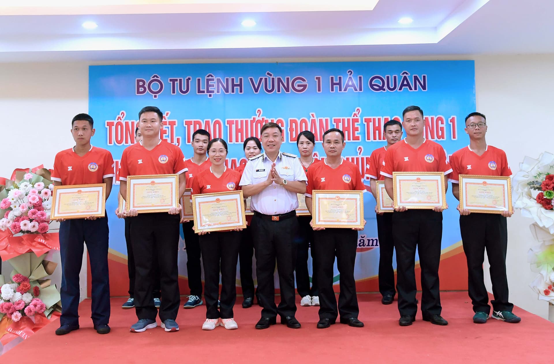 Vùng 1: Tổng kết, trao thưởng đoàn thể thao tham gia Hội thao TDTT Quân chủng Hải quân