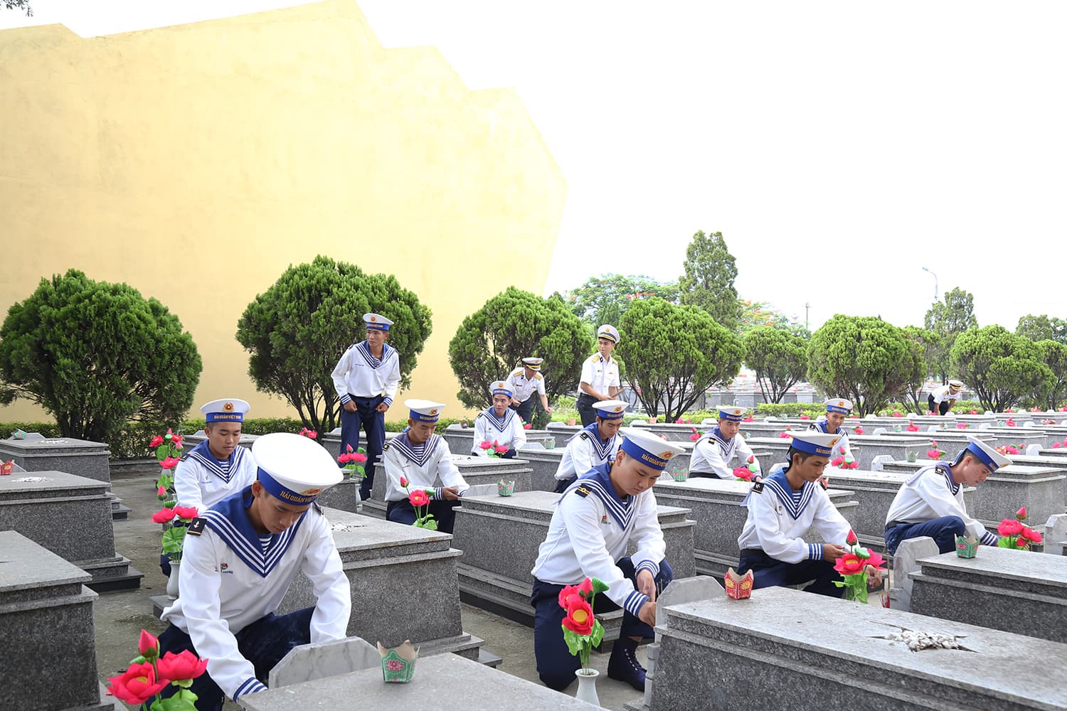 BỘ ĐỘI HẢI QUÂN VỚI ĐẠO LÝ “UỐNG NƯỚC NHỚ NGUỒN”, “ĐỀN ƠN ĐÁP NGHĨA”