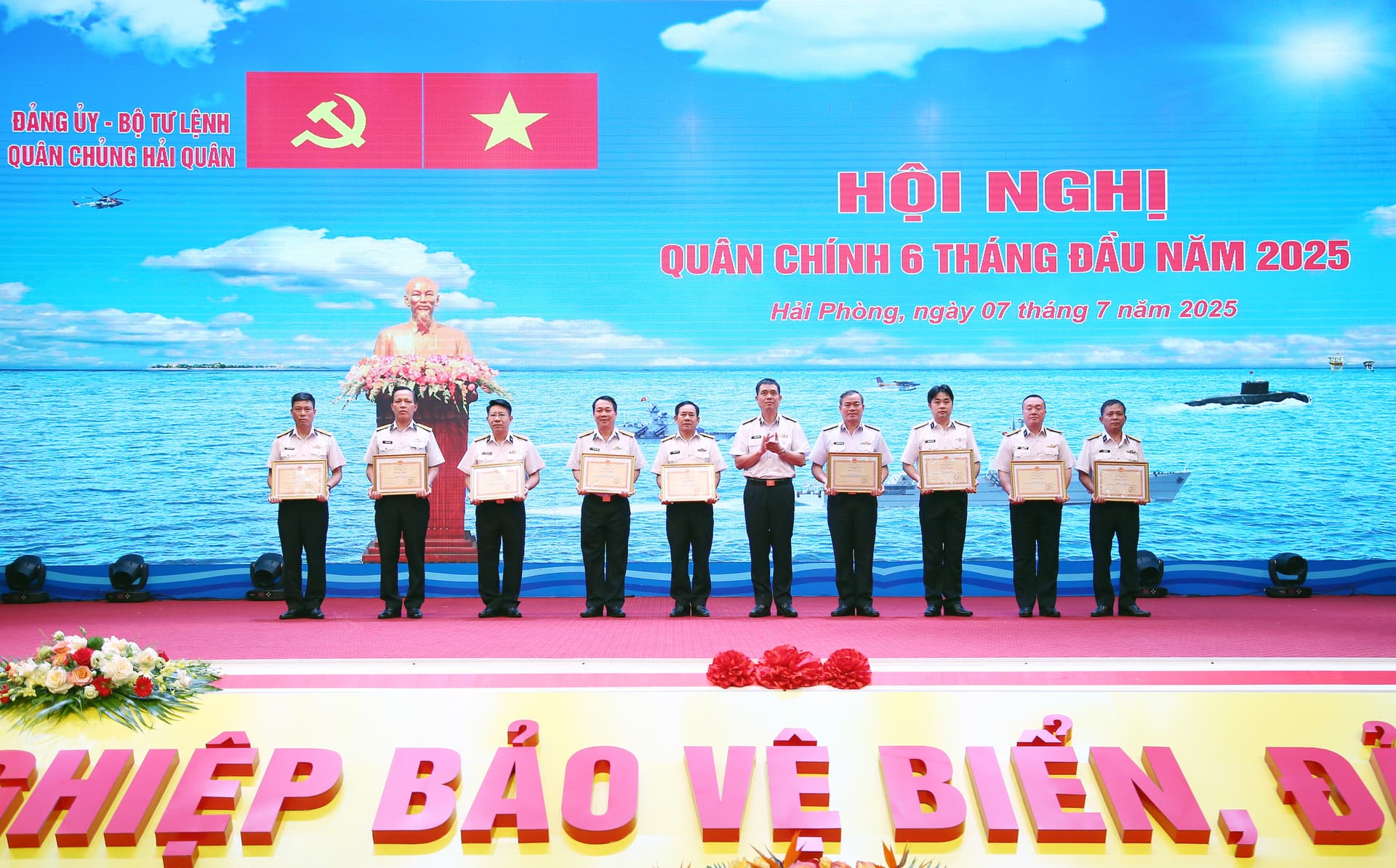 Quân chủng Hải quân hoàn thành tốt nhiệm vụ quân sự, quốc phòng 6 tháng đầu năm 2025