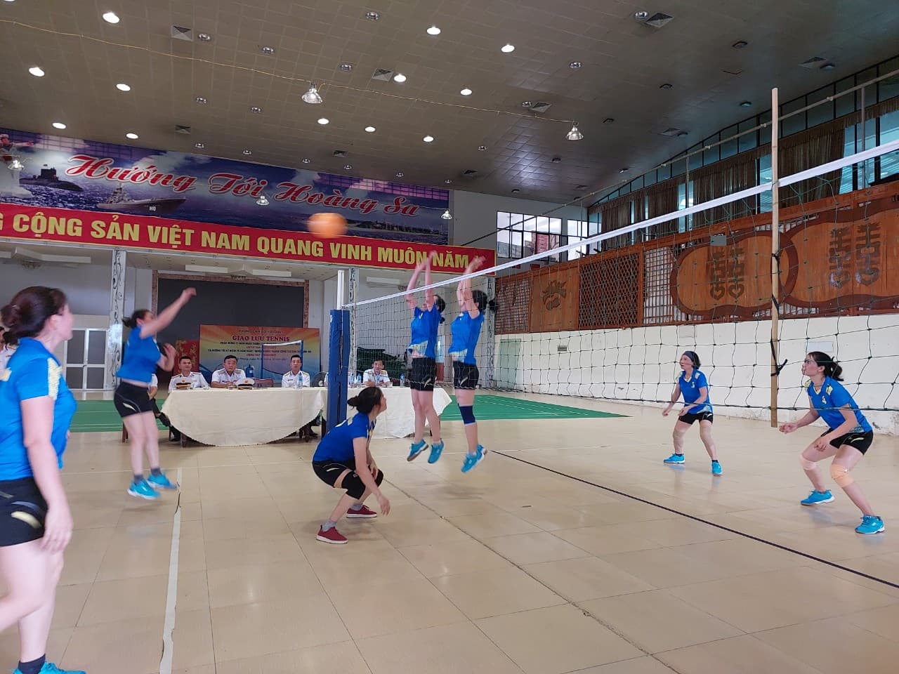 Đoàn TDTT phụ nữ Quân chủng báo cáo kết quả luyện tập tham gia Liên hoan TDTT phụ nữ Quân đội