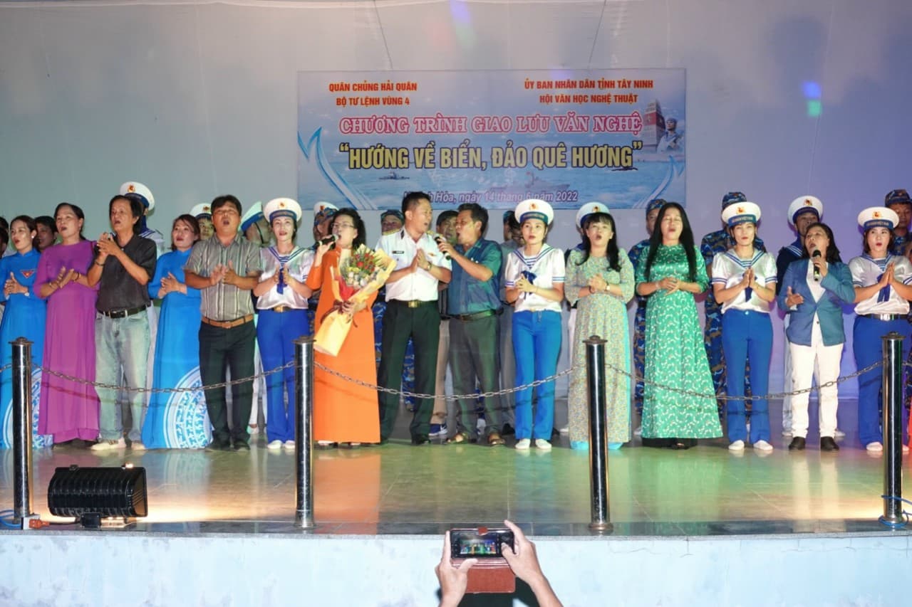 Hội văn học nghệ thuật tỉnh Tây Ninh thâm nhập, sáng tác tại Vùng 4