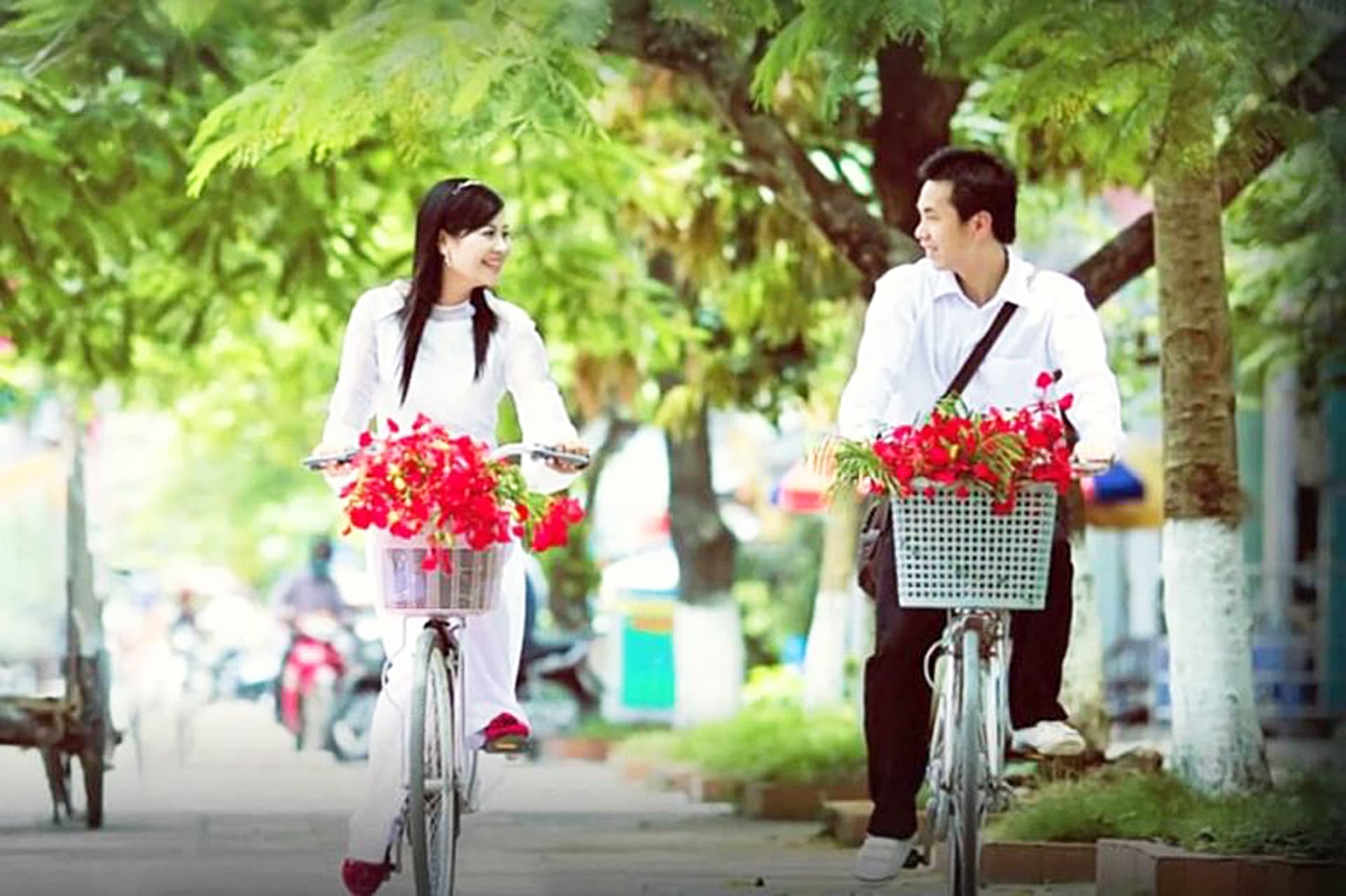 Tháng Sáu gọi tên nhau…