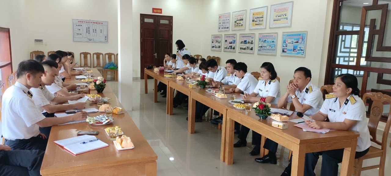 Tọa đàm phụ nữ Nhà máy X28 với xây dựng gia đình văn hóa