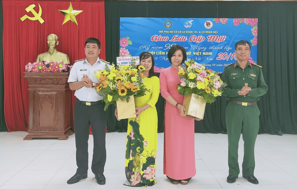 Gặp mặt, giao lưu giữa Hội phụ nữ Lữ đoàn 161 và Lữ đoàn 683