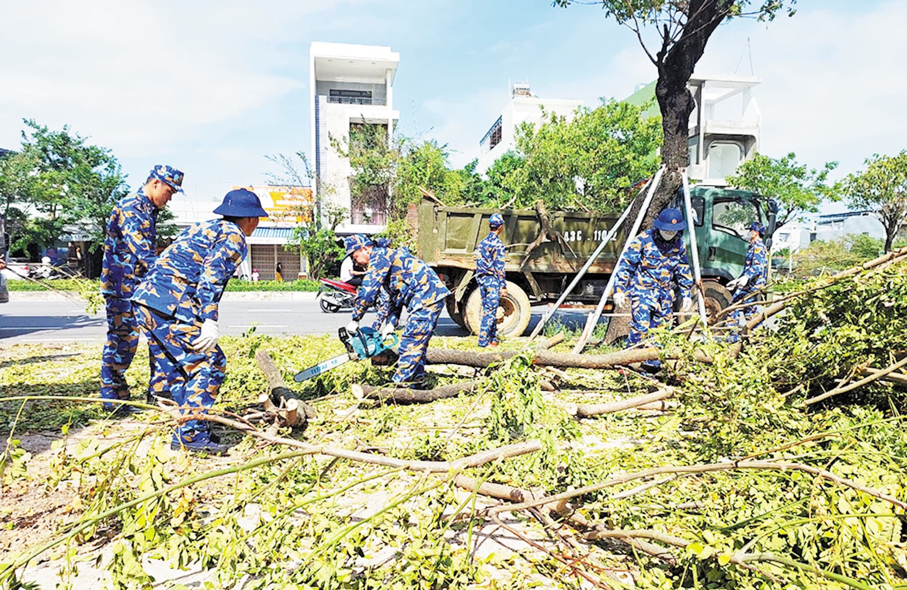 Giúp dân những lúc khó khăn