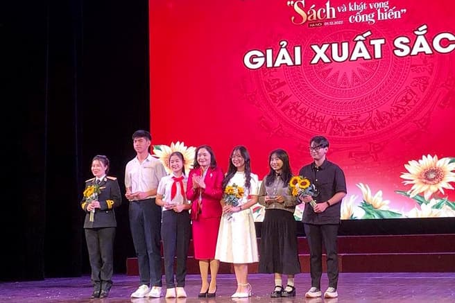 Trao giải Cuộc thi giới thiệu sách trực tuyến “Sách và khát vọng cống hiến”