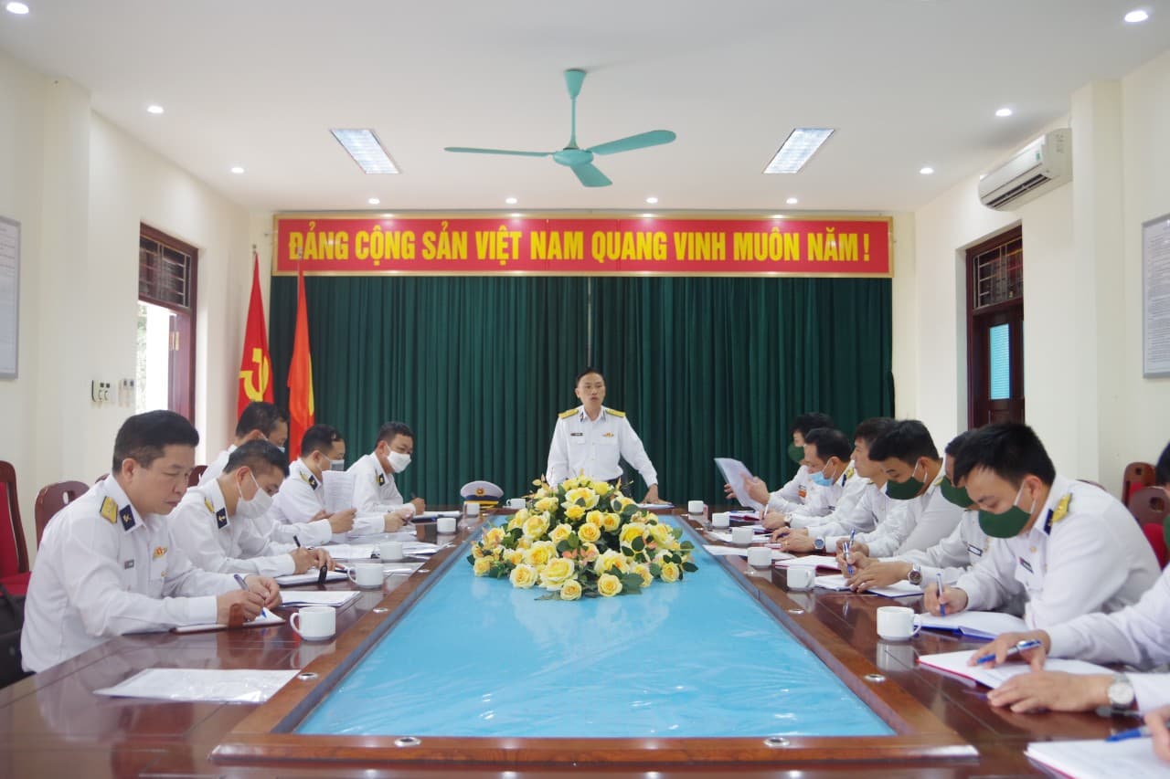 Đoàn công tác của Cục Kỹ thuật kiểm tra Nhà máy X28