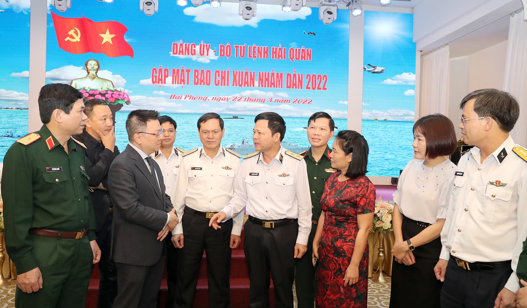 Quân chủng Hải quân gặp mặt báo chí