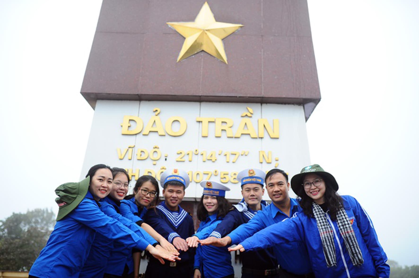 Nhớ màu áo xanh tình nguyện