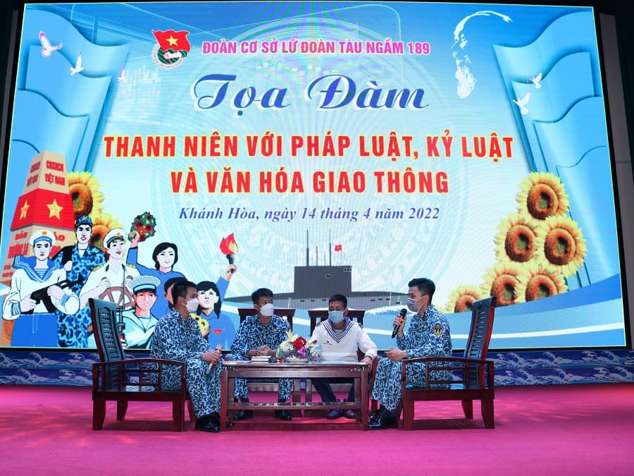 Tọa đàm thanh niên Lữ đoàn 189 với pháp luật, kỷ luật và văn hóa giao thông
