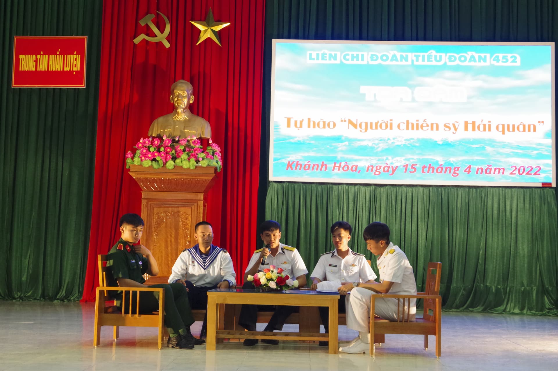 Toạ đàm thanh niên “Tự hào người chiến sĩ Hải quân”