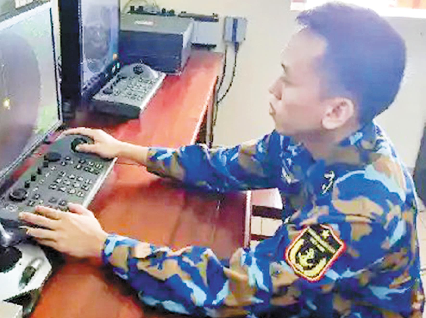 Nhân viên ra đa tâm huyết